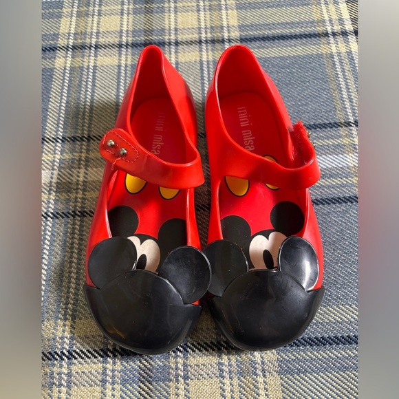 Mini Melissa Ultragirl + Mickey and Friends Baby Red Black - Picture 1 of 6
